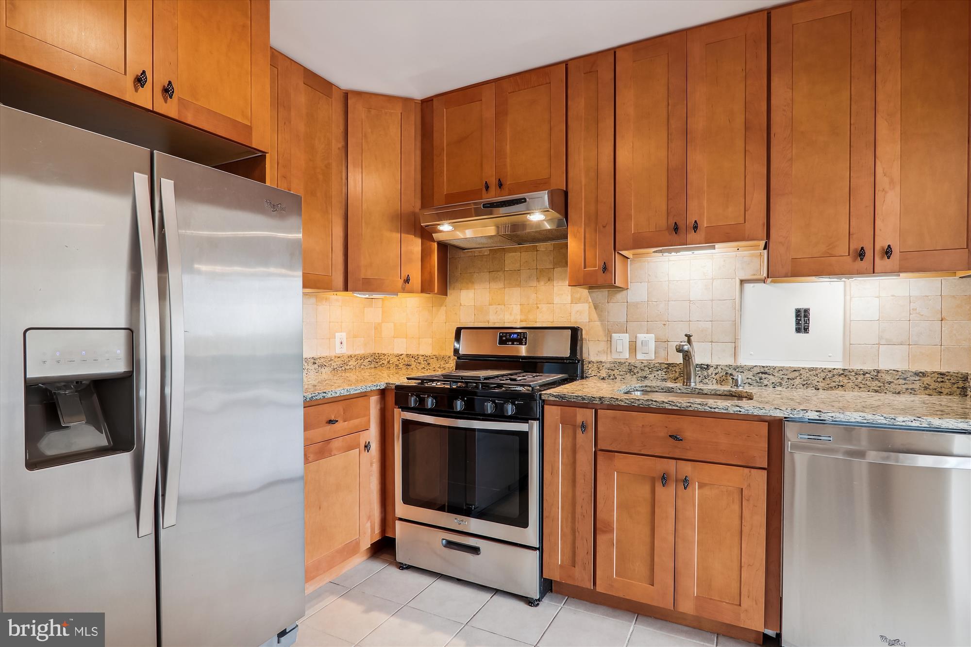 UNIVERSITY TOWERS CODM - Residential Lease