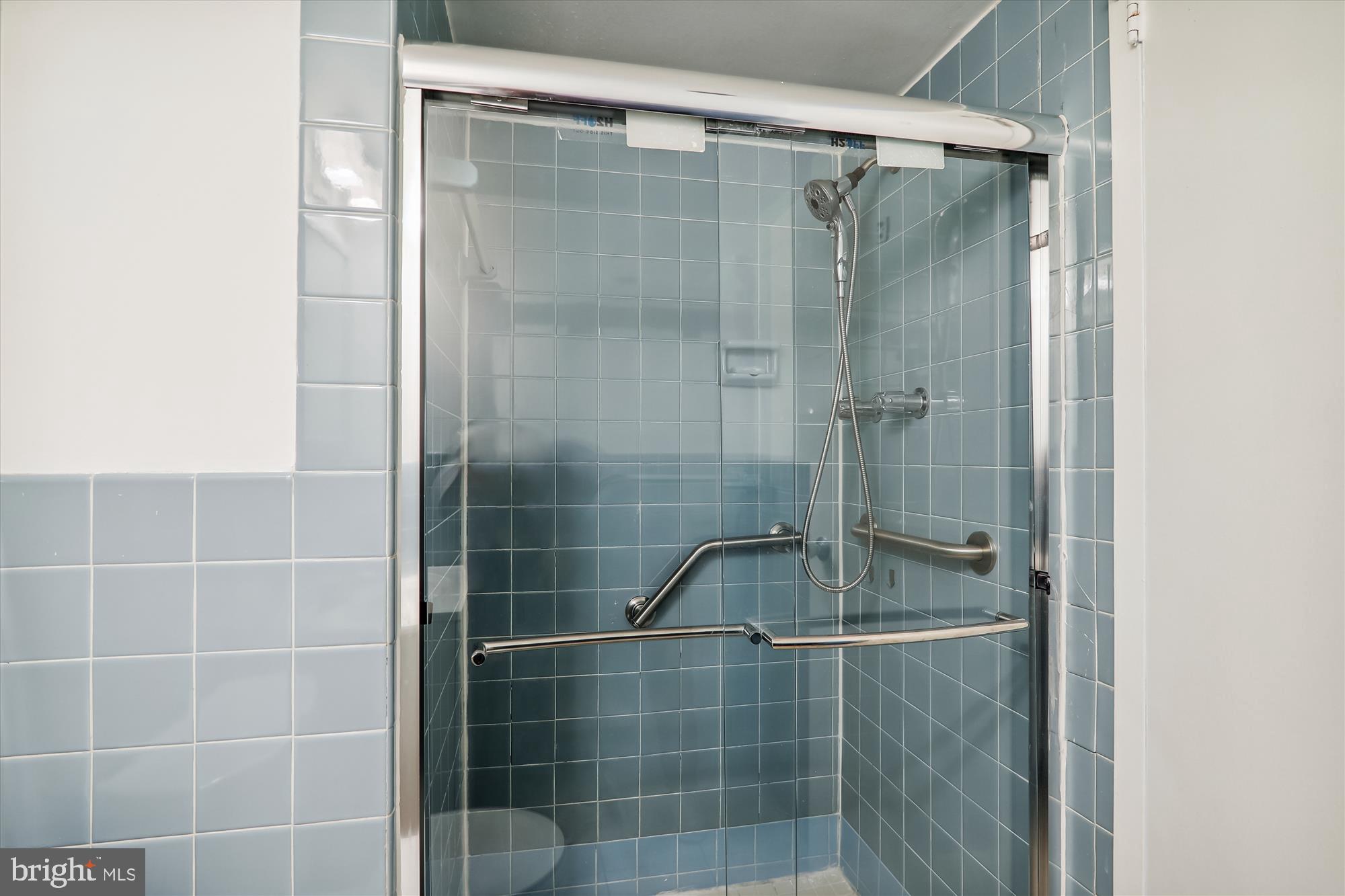 UNIVERSITY TOWERS CODM - Residential Lease