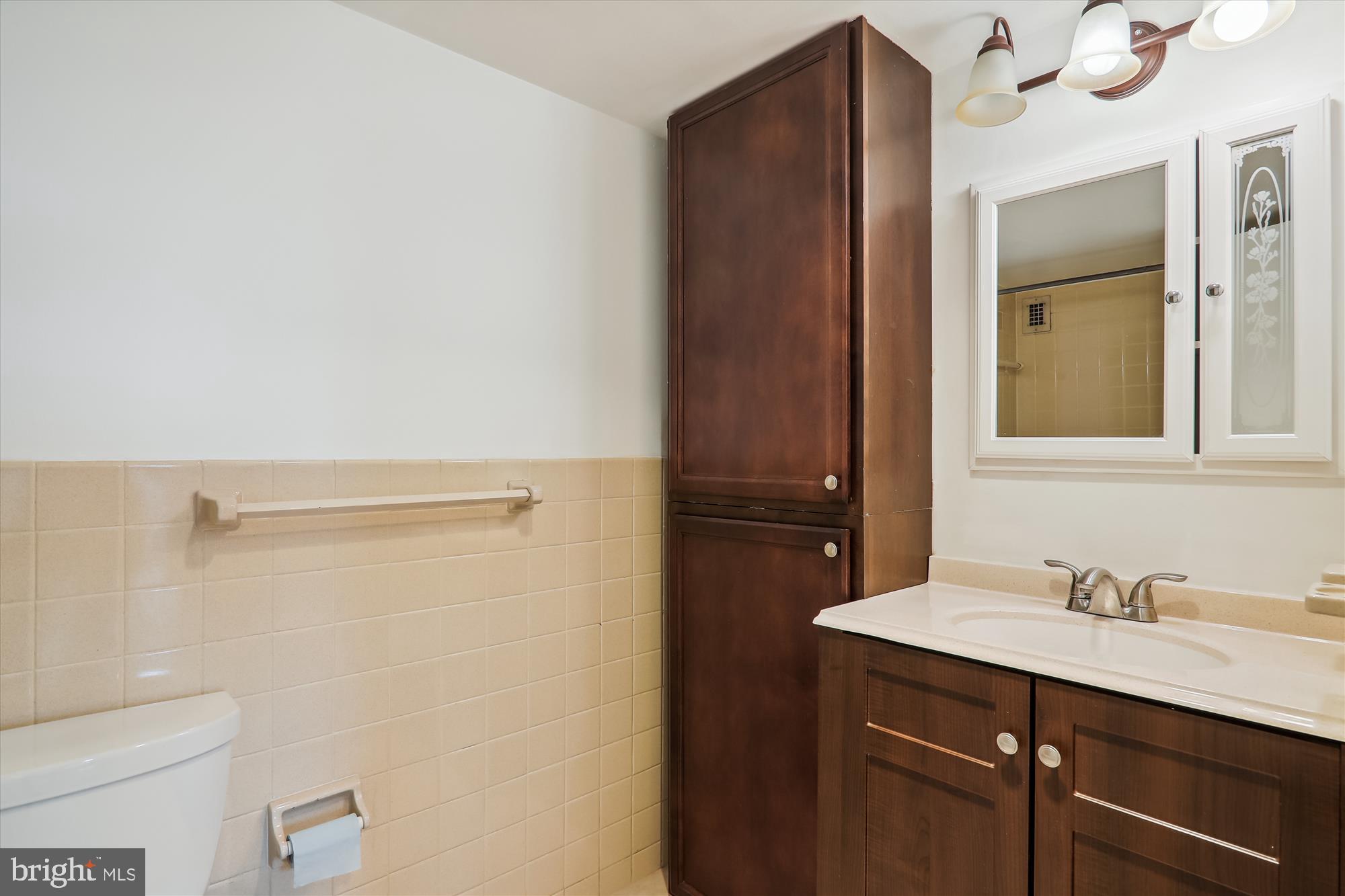 UNIVERSITY TOWERS CODM - Residential Lease