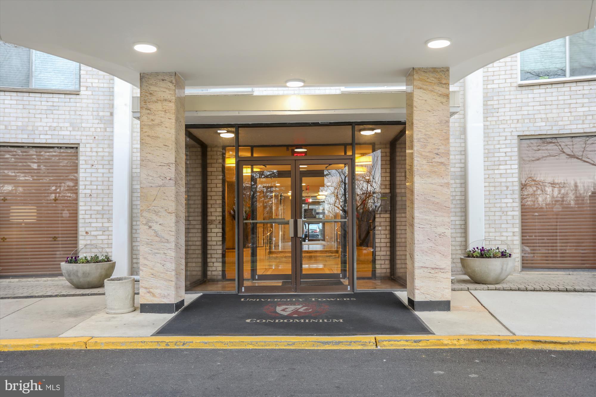 UNIVERSITY TOWERS CODM - Residential Lease