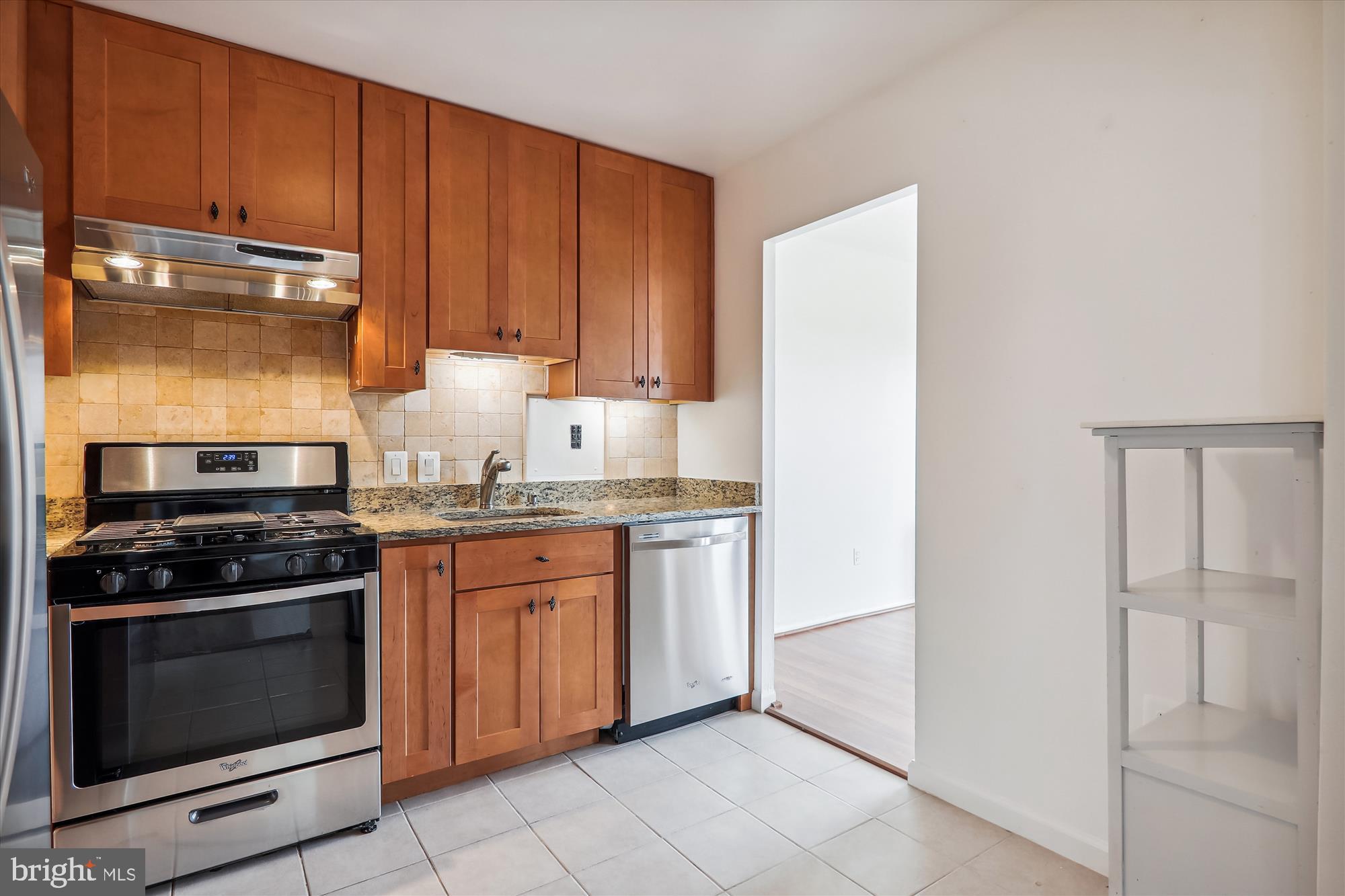 UNIVERSITY TOWERS CODM - Residential Lease