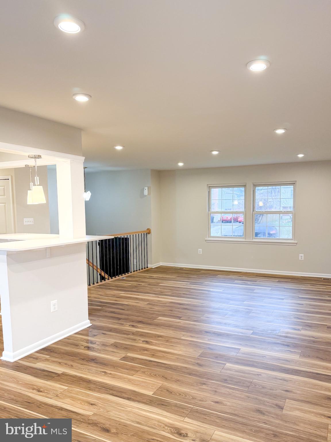 POINT OF WOODS - Residential