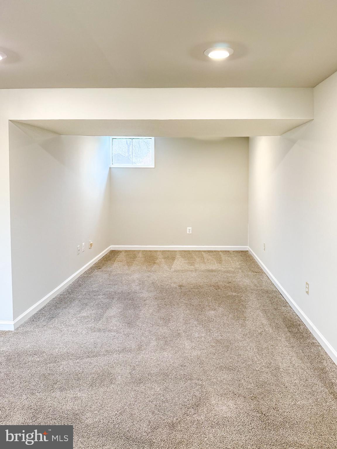 POINT OF WOODS - Residential