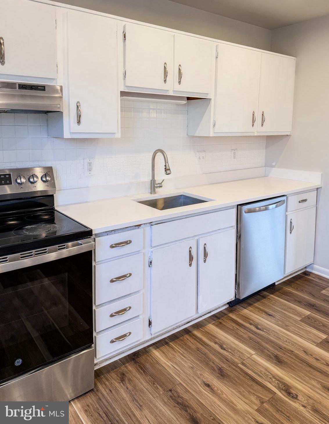 POINT OF WOODS - Residential