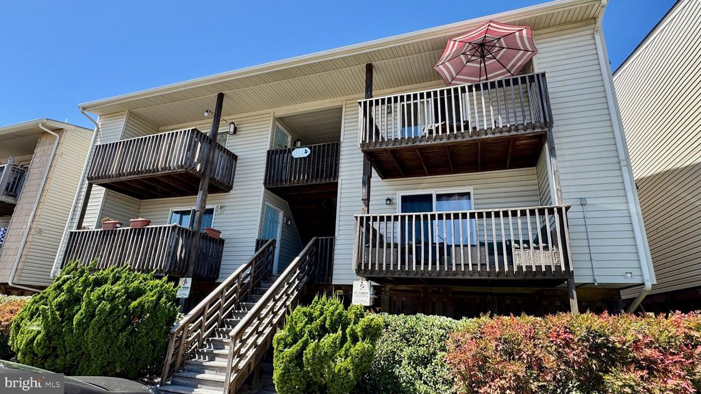 Photo of 914 W Ocean View Avenue #202, NORFOLK, VA 23503 (MLS # VANF2000106)