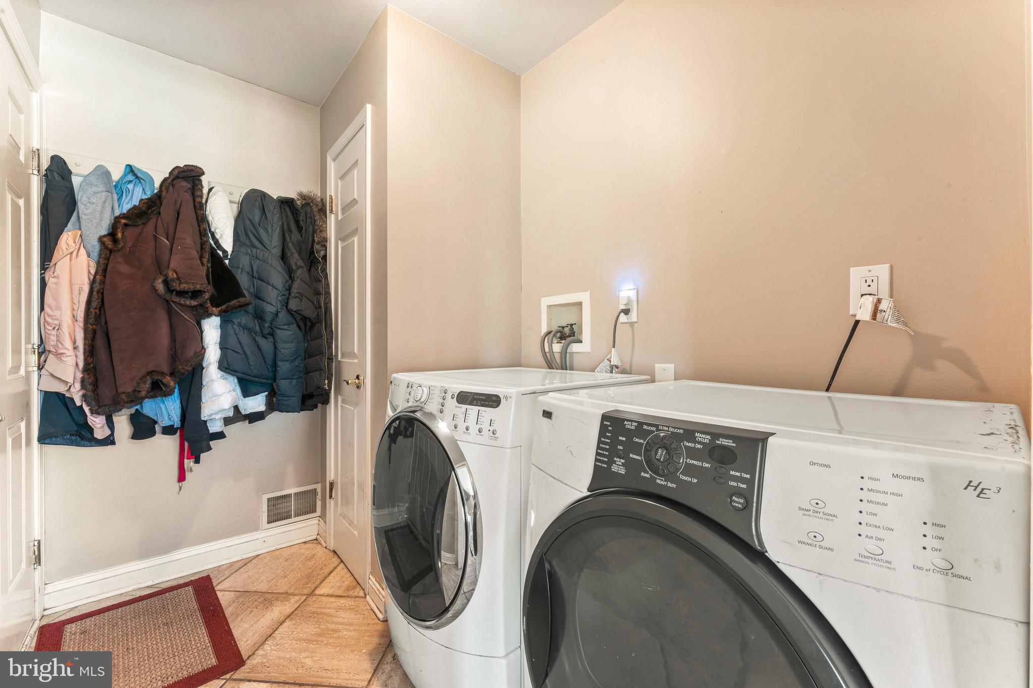 NORTHAMPTON CHASE - Residential