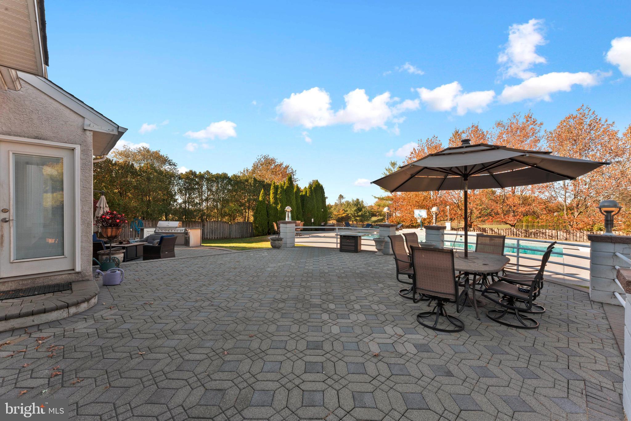 NORTHAMPTON CHASE - Residential