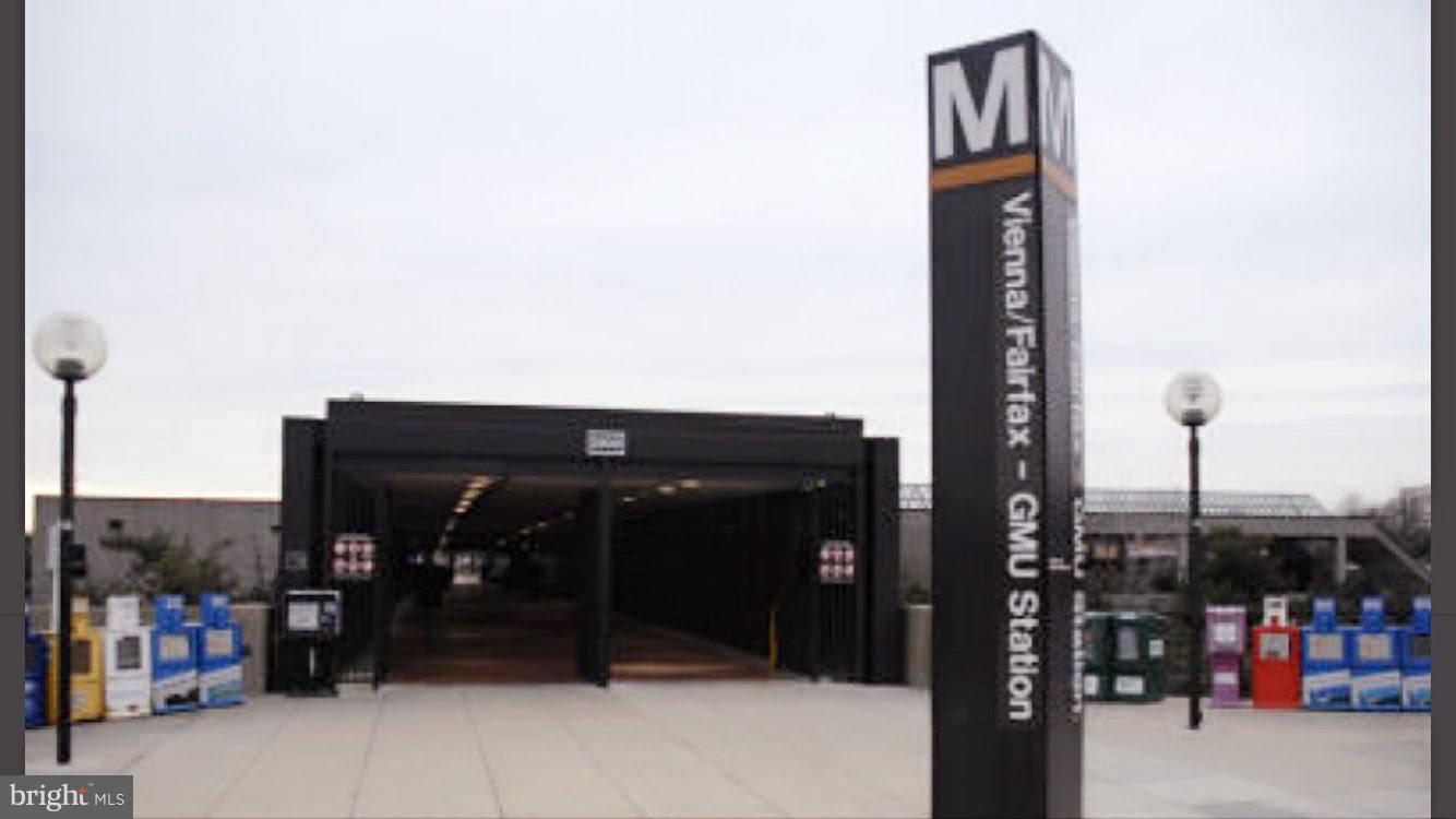 FLATS AT METROWEST - Residential Lease