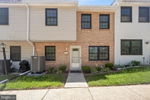 28 Sawmill Run Unit 28, Norristown, PA MLS: PAMC2138000