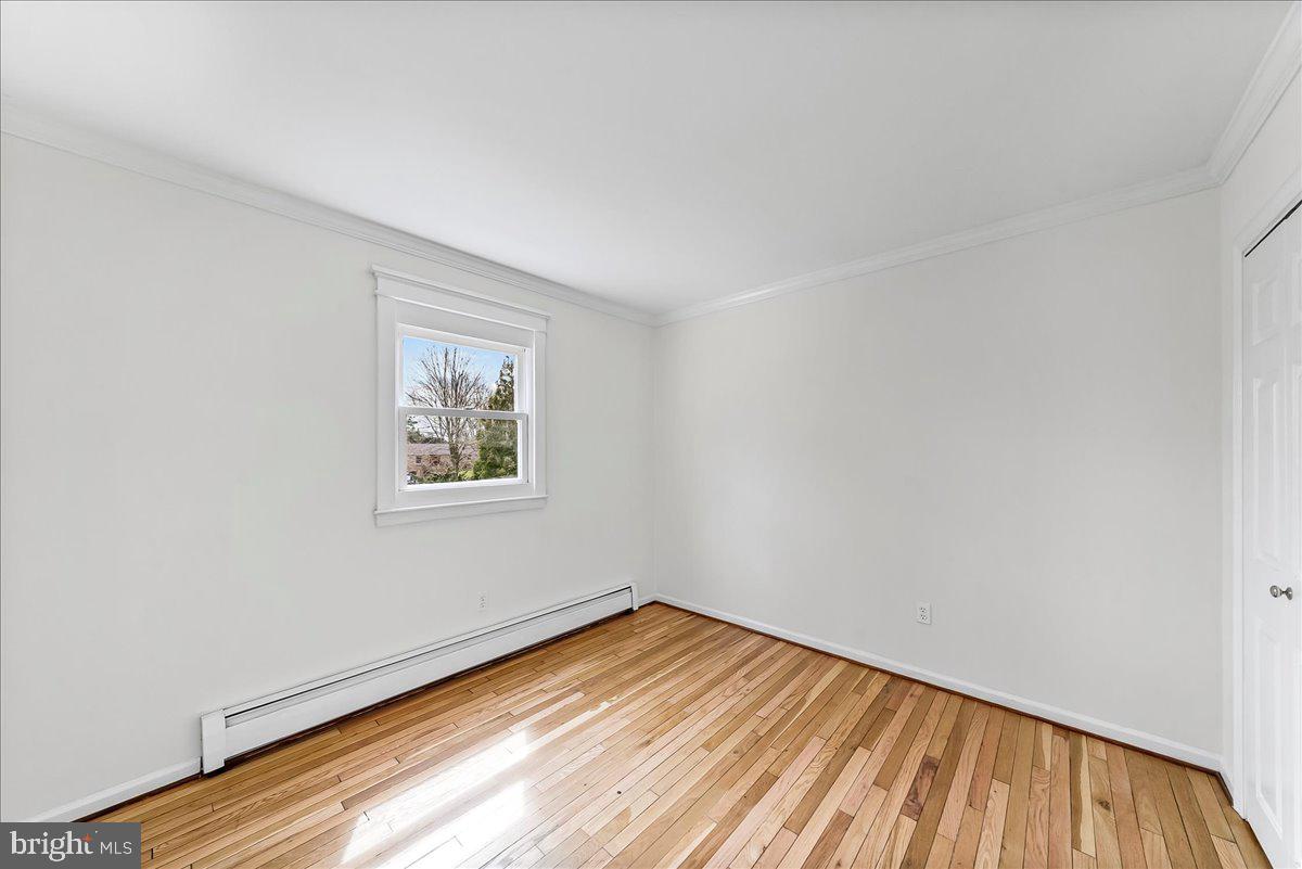 GLEN ESTS - Residential