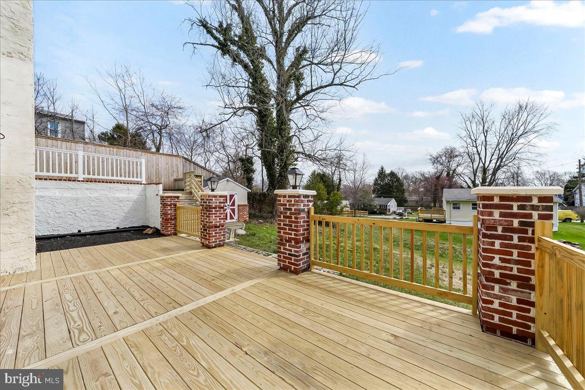 GLEN ESTS - Residential