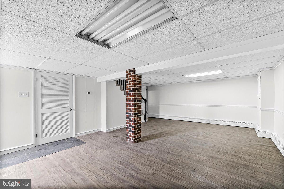 GLEN ESTS - Residential