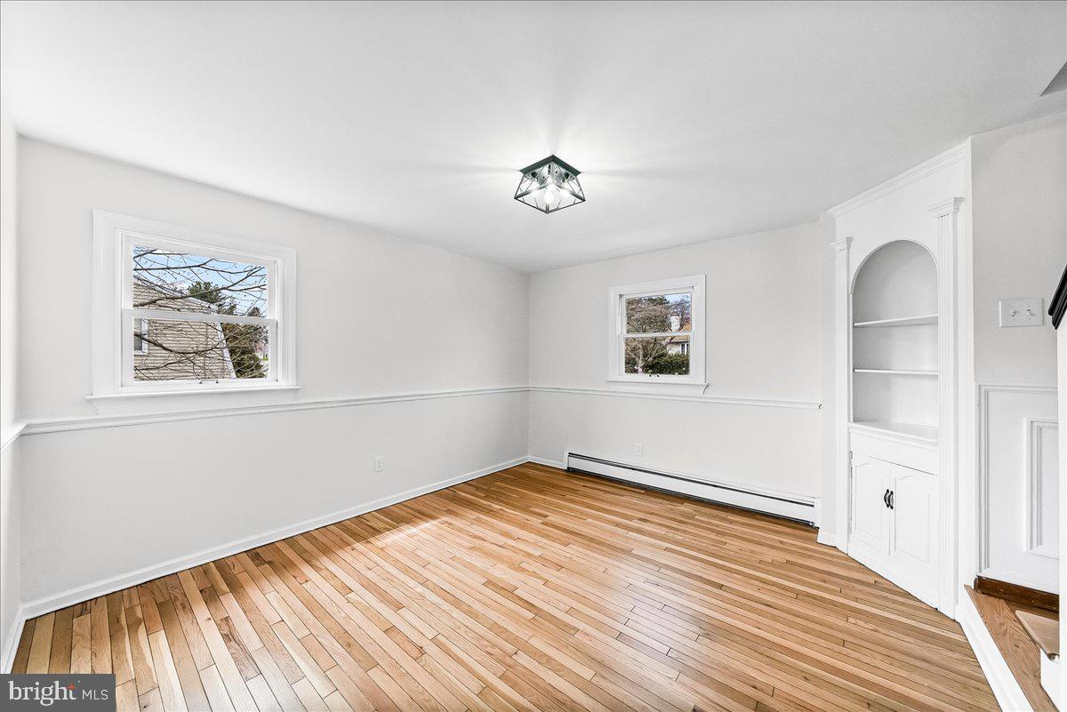 GLEN ESTS - Residential