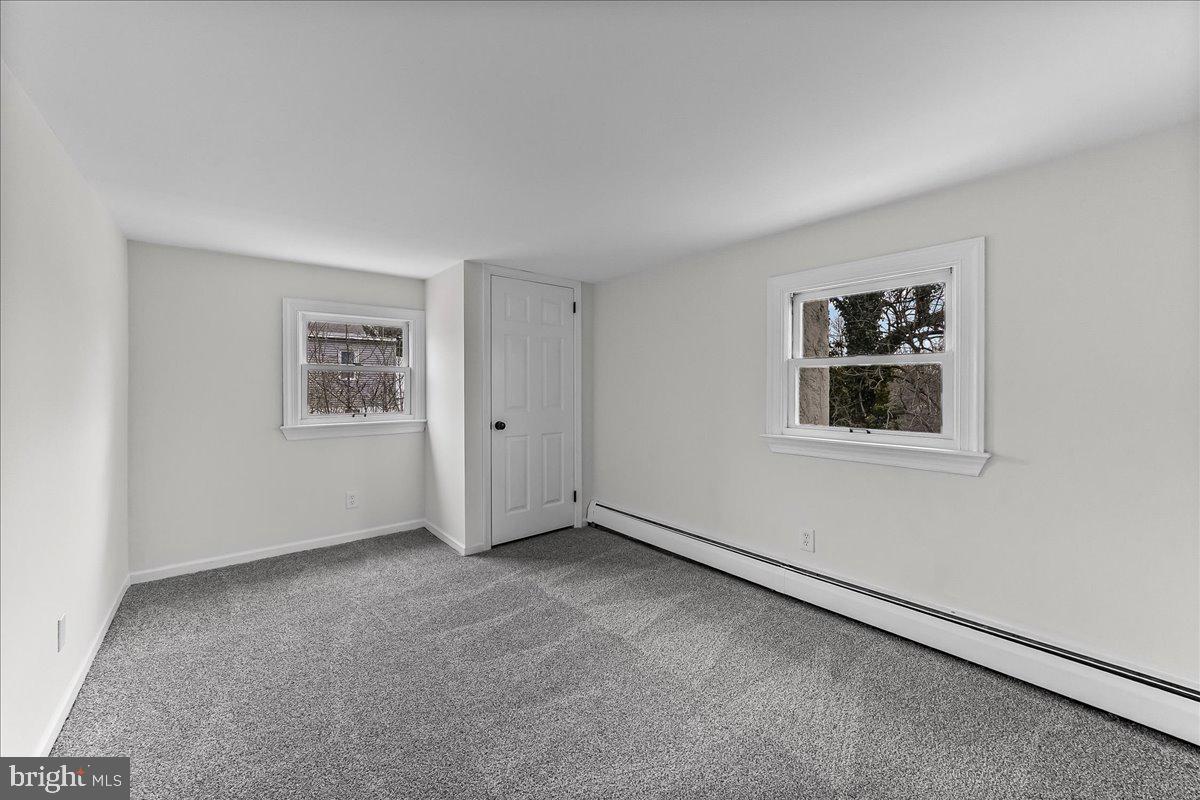 GLEN ESTS - Residential