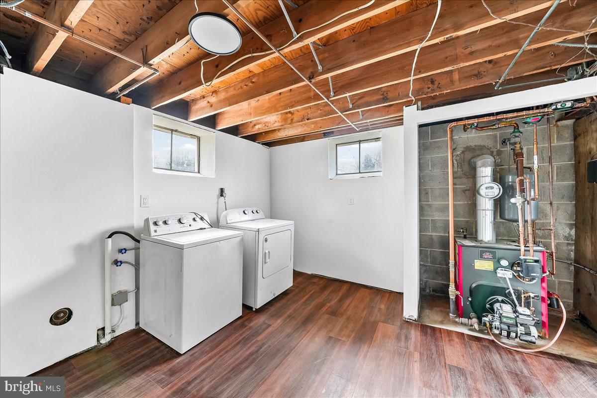 GLEN ESTS - Residential