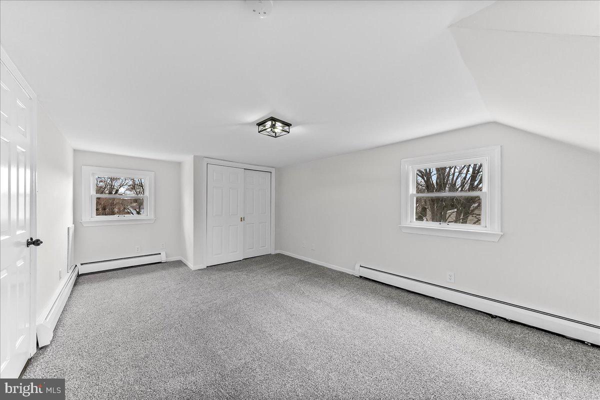 GLEN ESTS - Residential