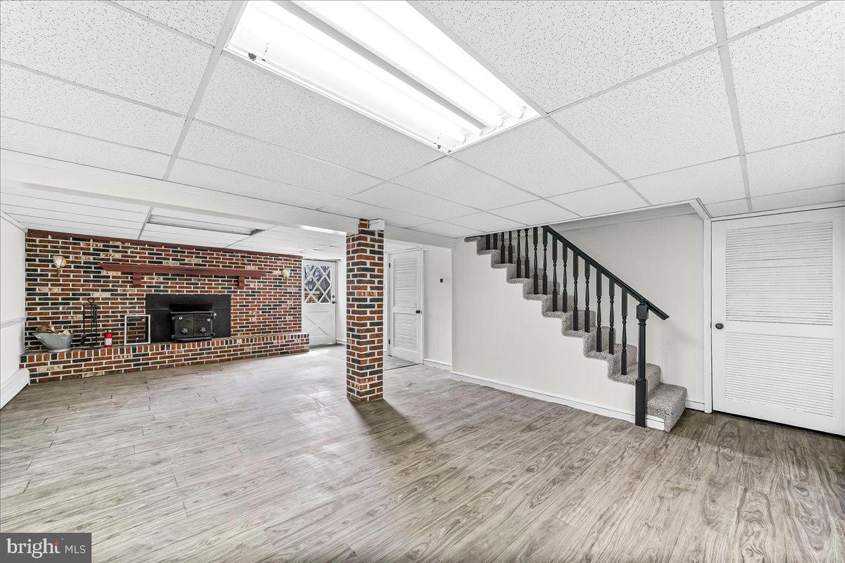 GLEN ESTS - Residential