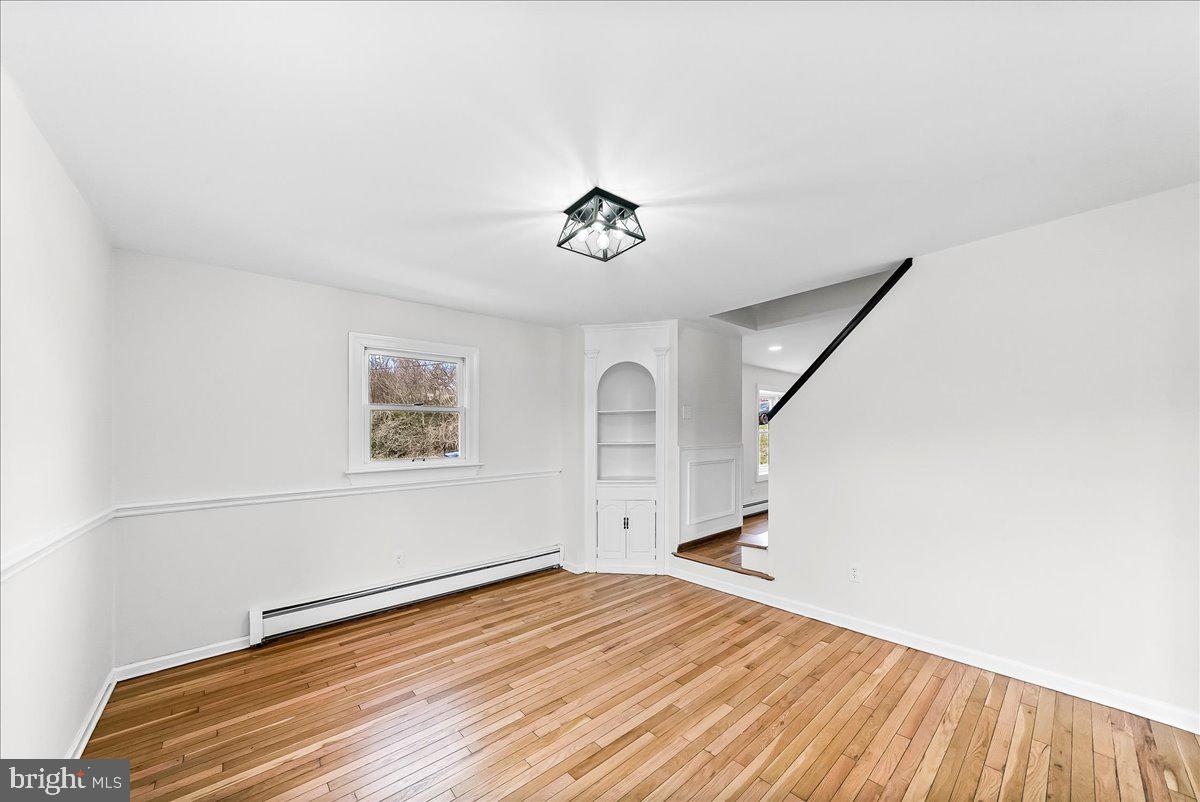 GLEN ESTS - Residential