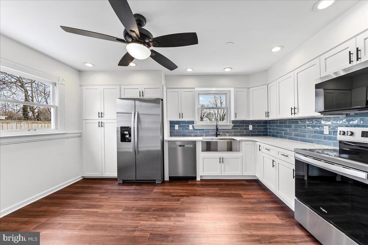 GLEN ESTS - Residential