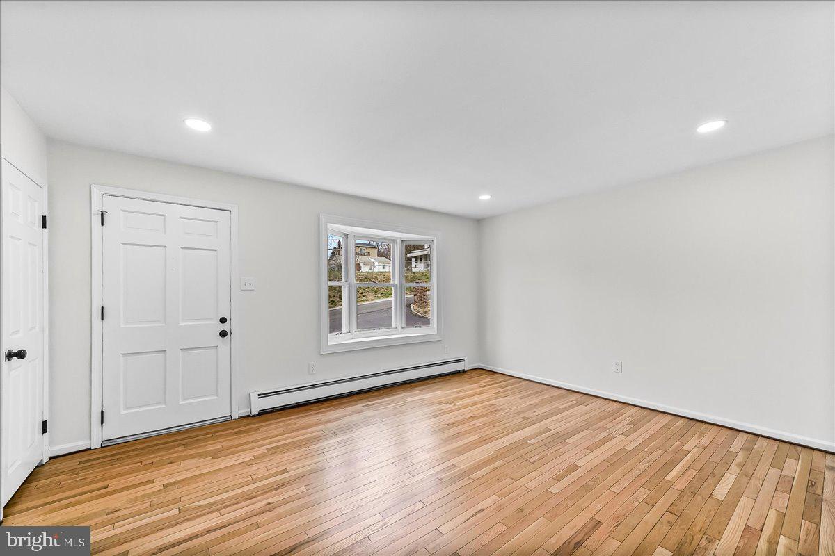 GLEN ESTS - Residential