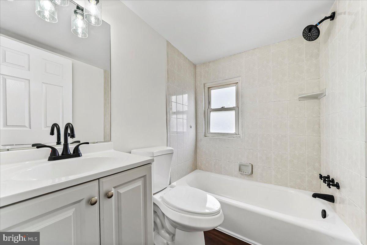 GLEN ESTS - Residential