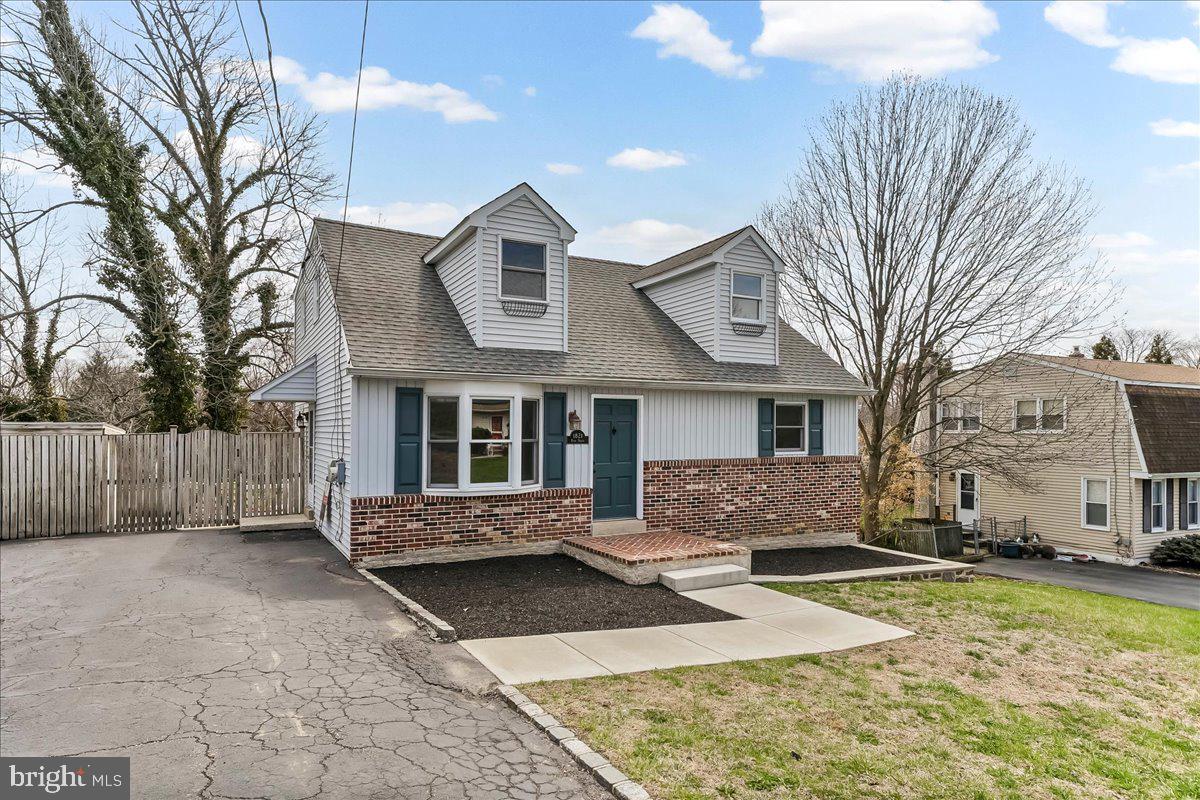 GLEN ESTS - Residential