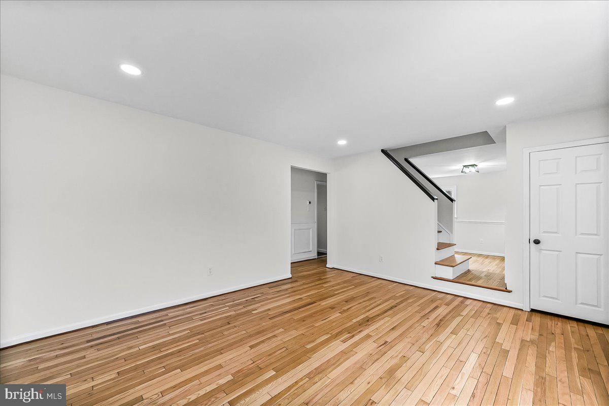 GLEN ESTS - Residential