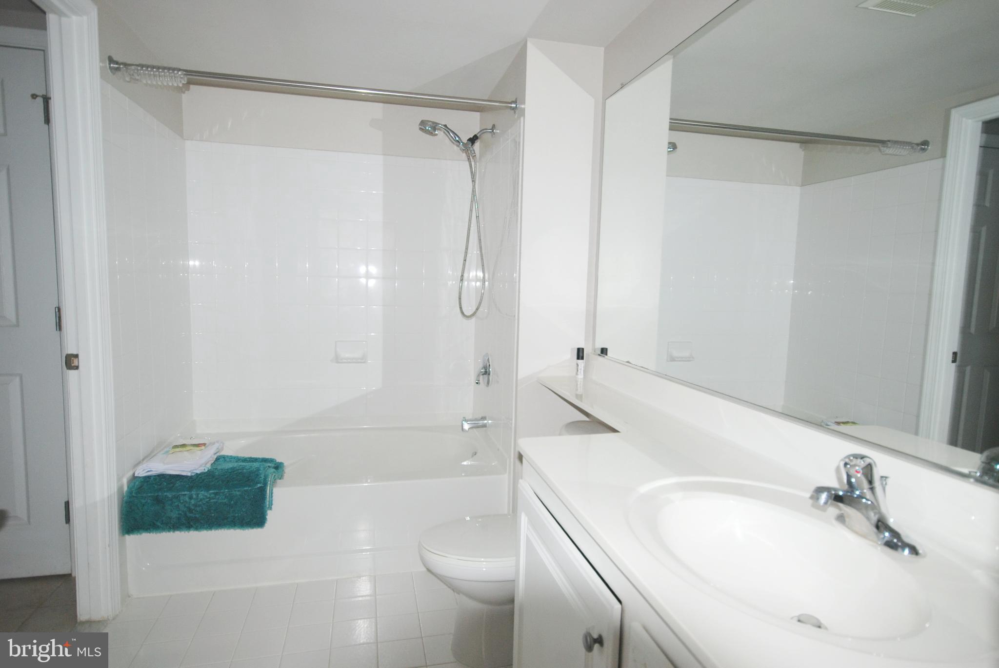 GALLERY AT WHITE FLINT - Residential Lease