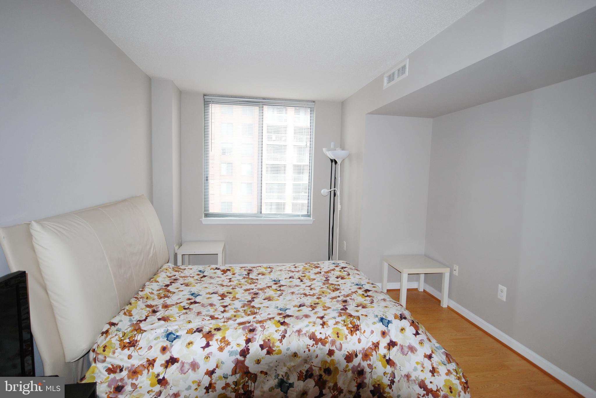 GALLERY AT WHITE FLINT - Residential Lease