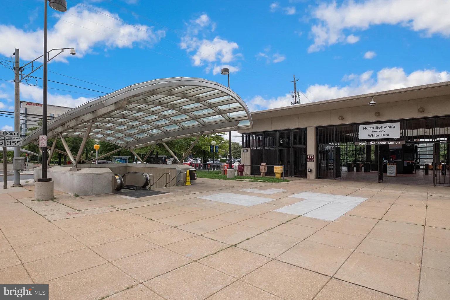 GALLERY AT WHITE FLINT - Residential Lease