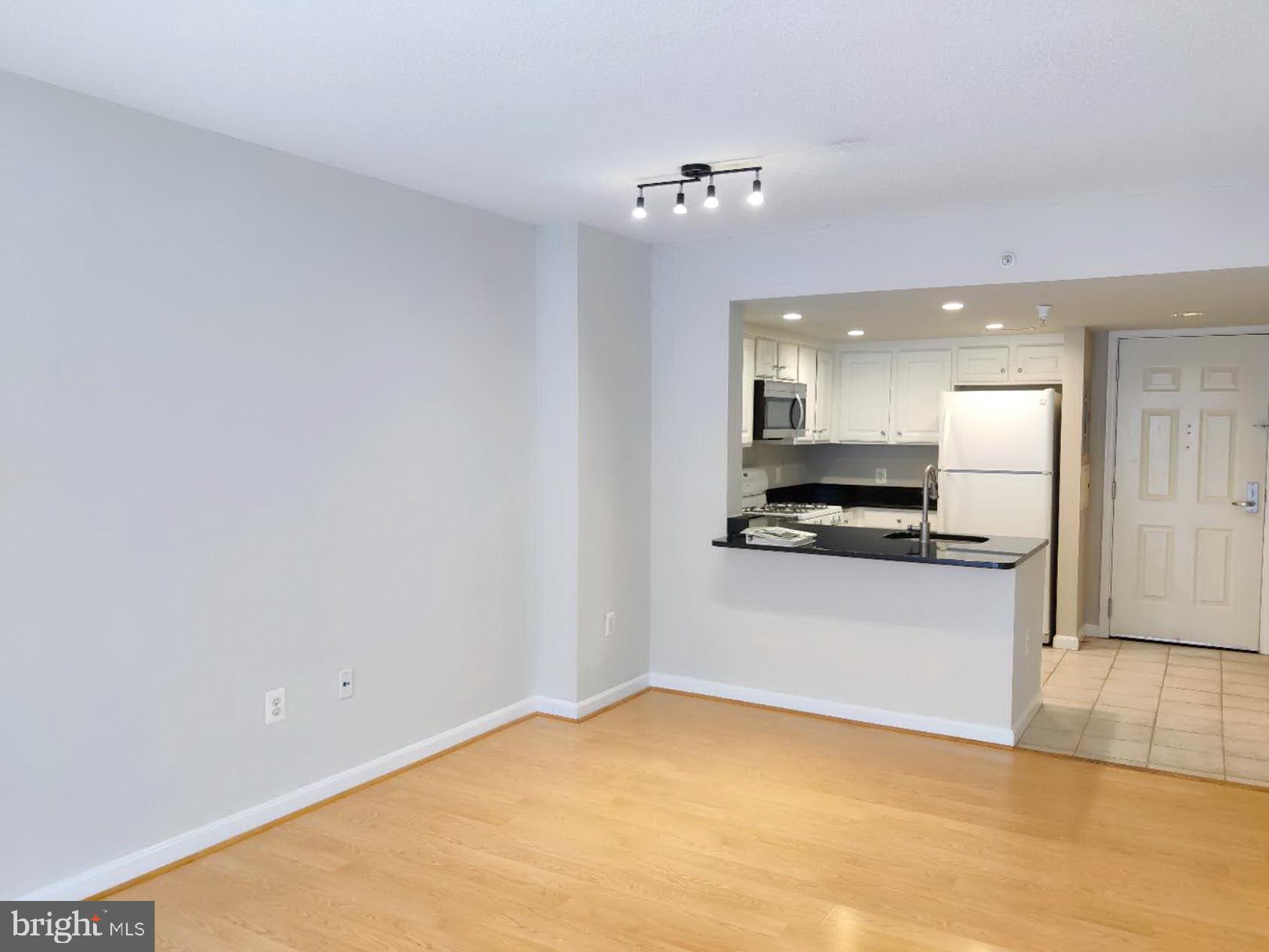 GALLERY AT WHITE FLINT - Residential Lease