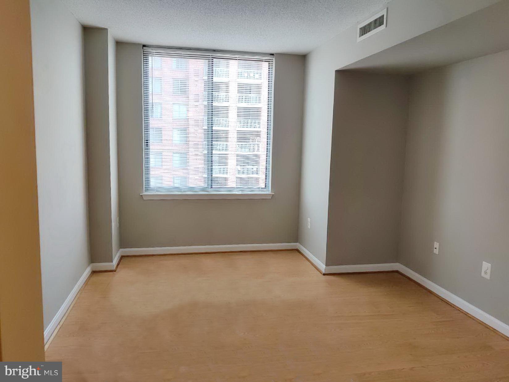 GALLERY AT WHITE FLINT - Residential Lease