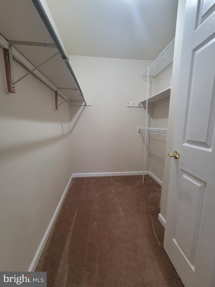 LAKESIDE CONDOS - Residential Lease