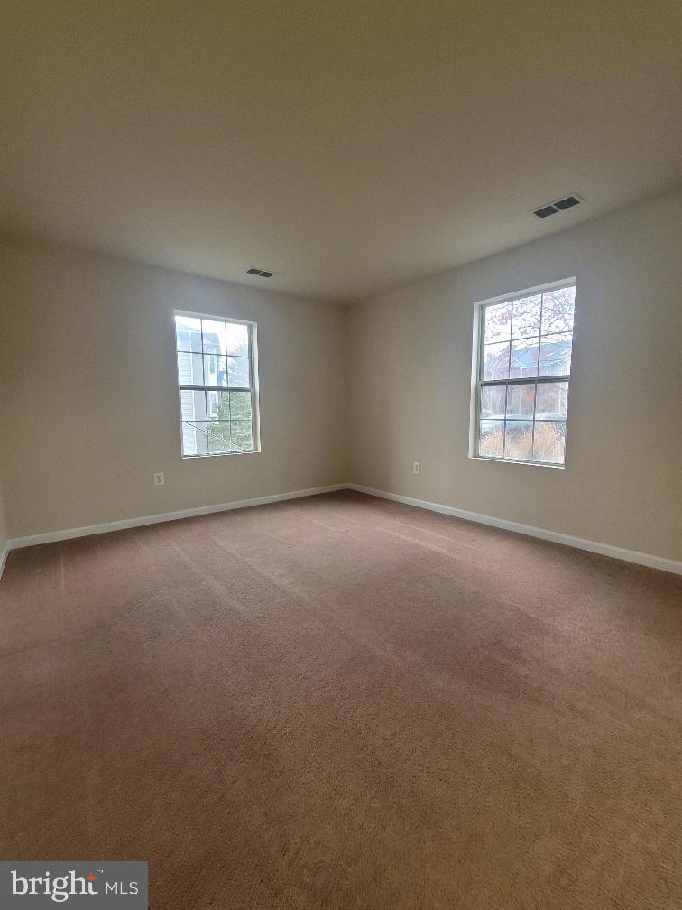 LAKESIDE CONDOS - Residential Lease