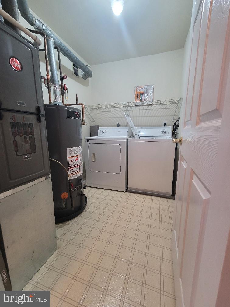 LAKESIDE CONDOS - Residential Lease