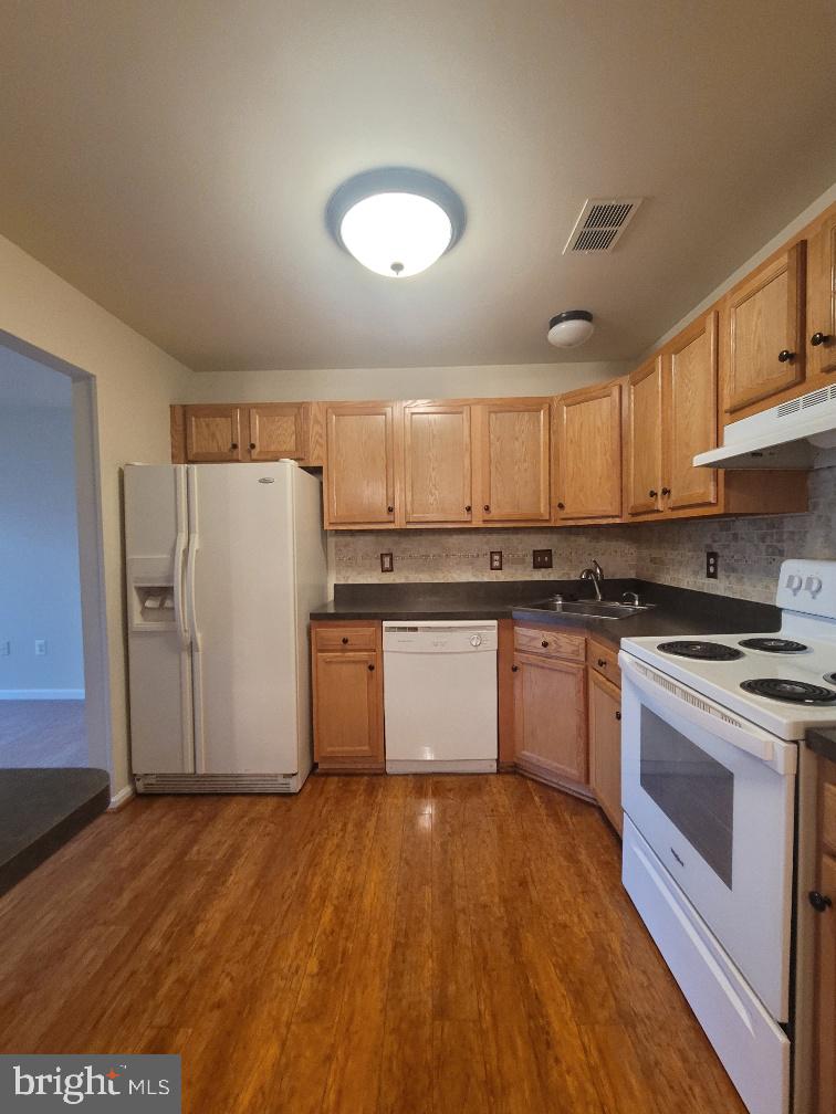 112 TIMBERLAKE TERRACE #8 #8
