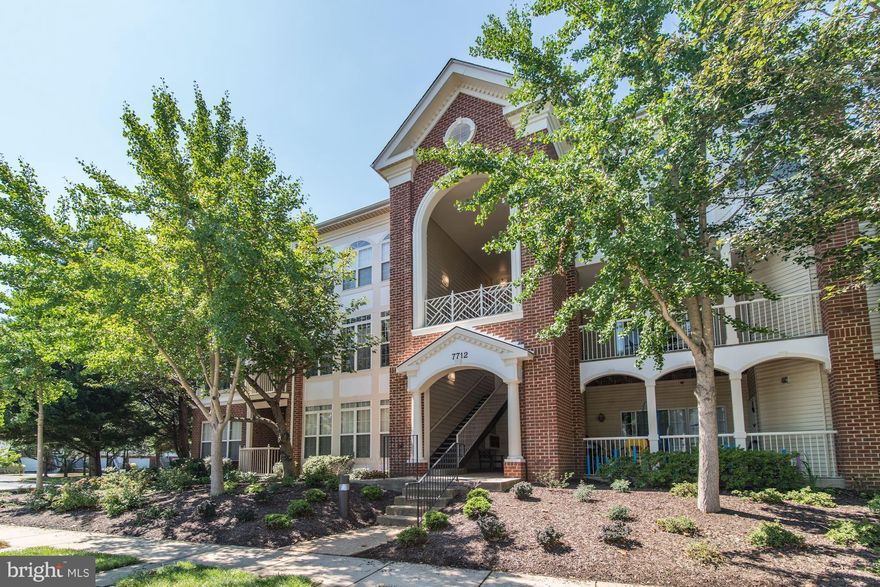 One YEAR HOME WARRANTY by American Home Shield. Recently renovated condo backs to woods & features an open floor plan w/2  bedrooms w/walk-in closet & attached master bath, Master Bathroom HDWD FLR,TileBath, Jacuzzi Tub and separate Steam Shower, Living RM w/Fireplace, Dining Room with Bamboo HDWD, recessed lighting, all new Samsung appliances, Granite Counter top. Two Community Pools, Tennis Ct.