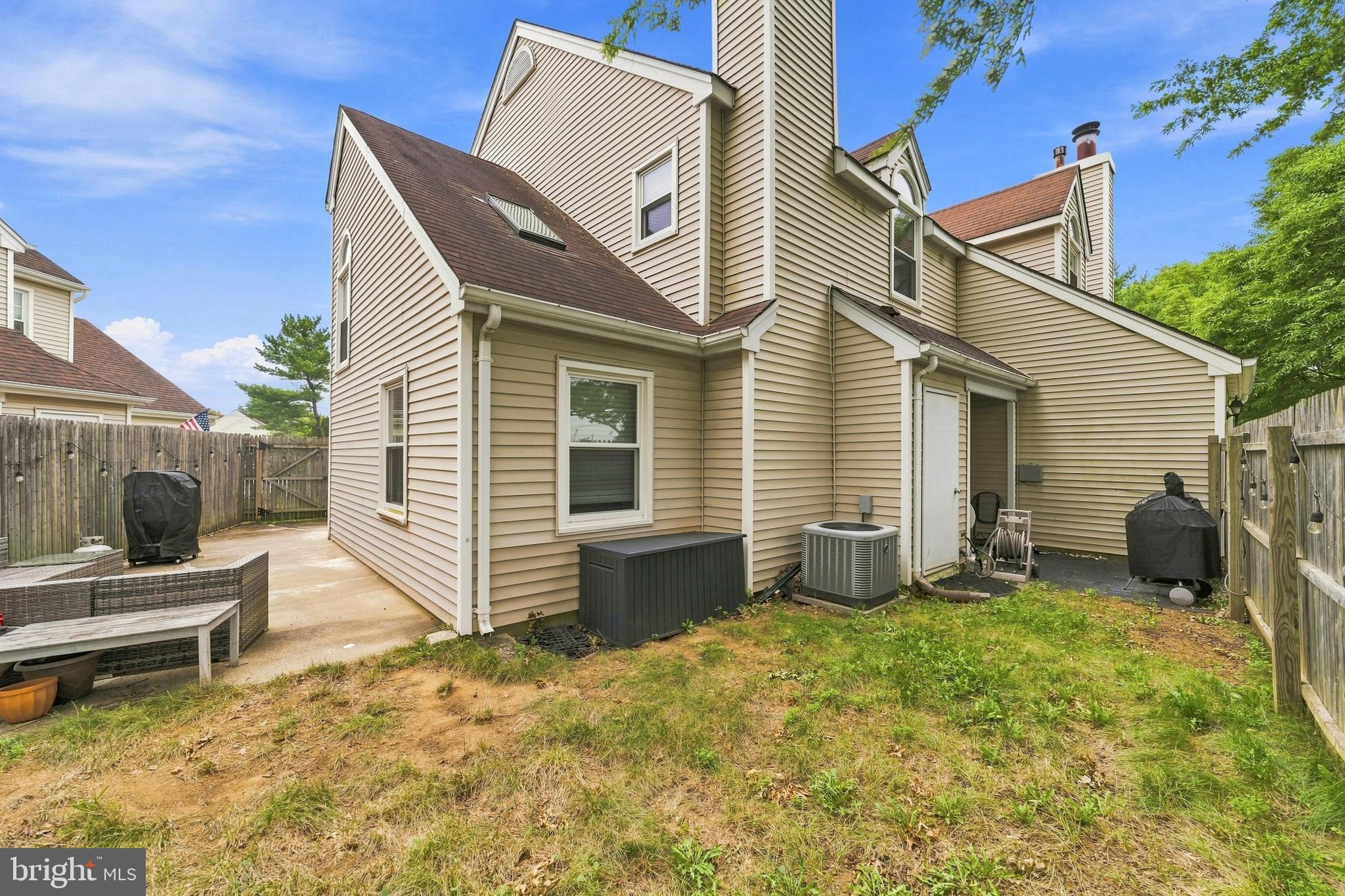 8 COOPER COURT