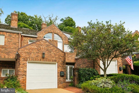 Photo of 2467 N Wakefield Court, ARLINGTON, VA 22207 (MLS # VAAR2079366)