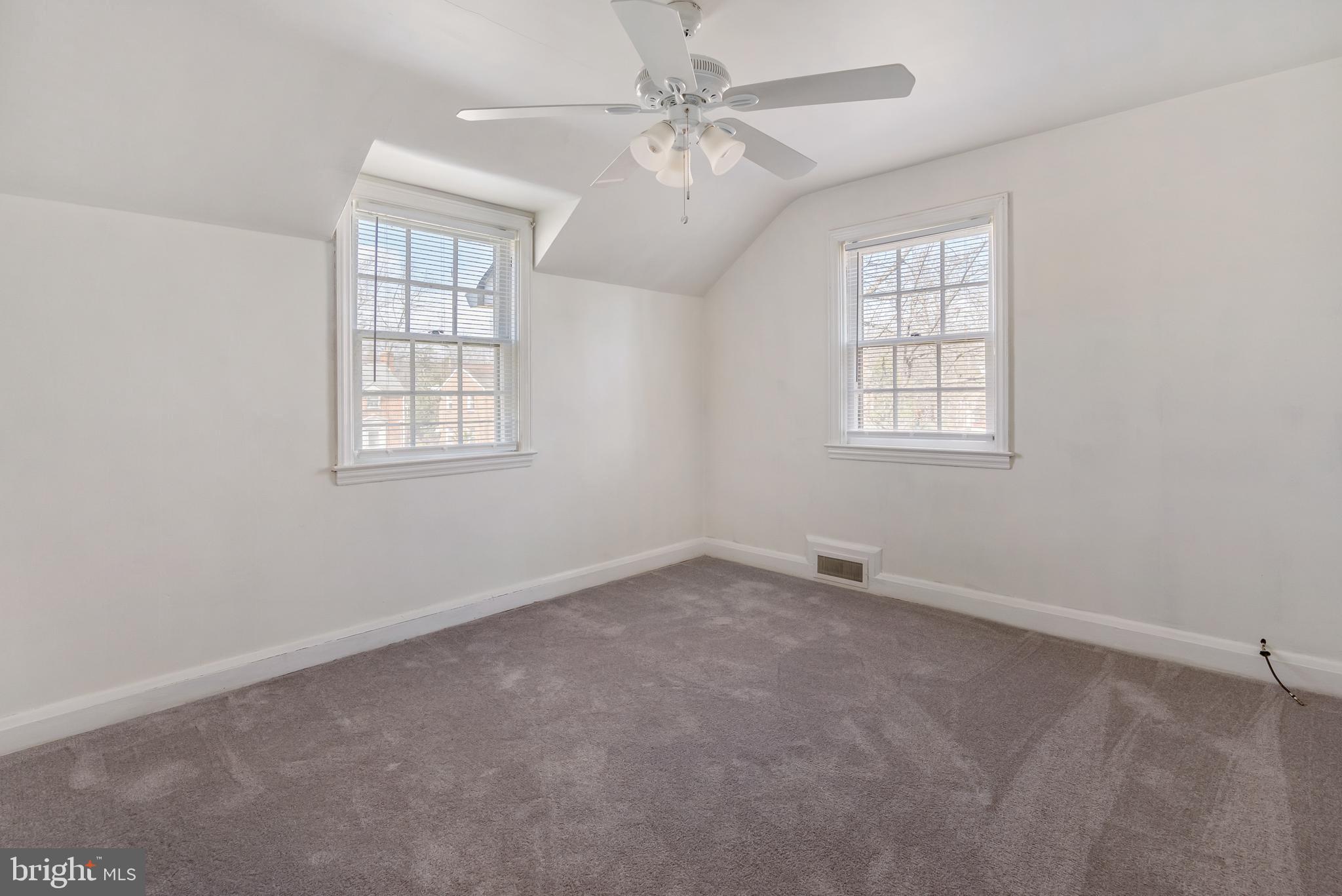 LOCHERN - Residential