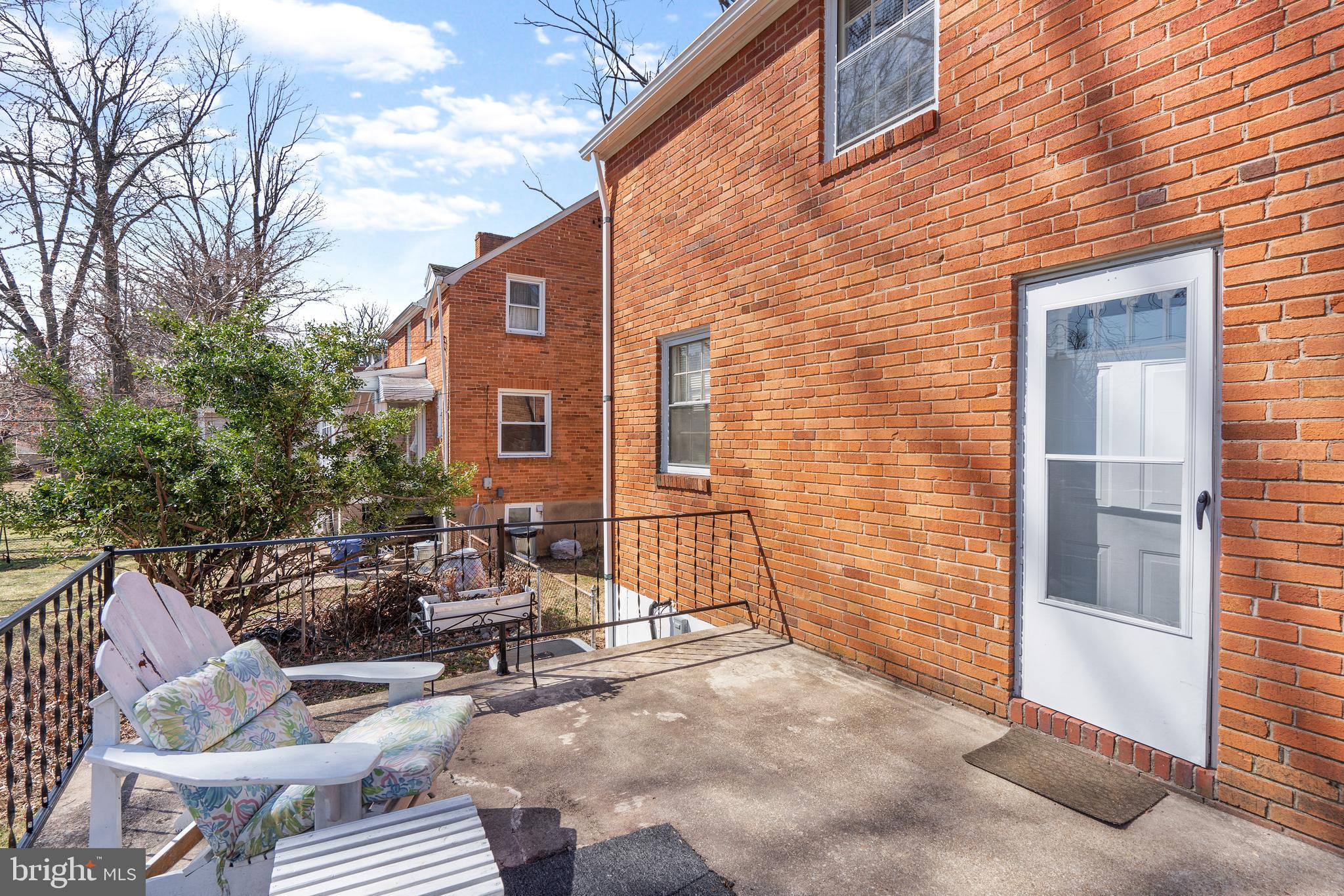 LOCHERN - Residential