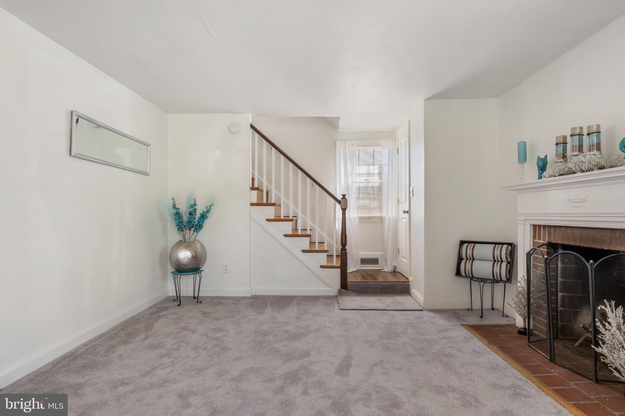 LOCHERN - Residential