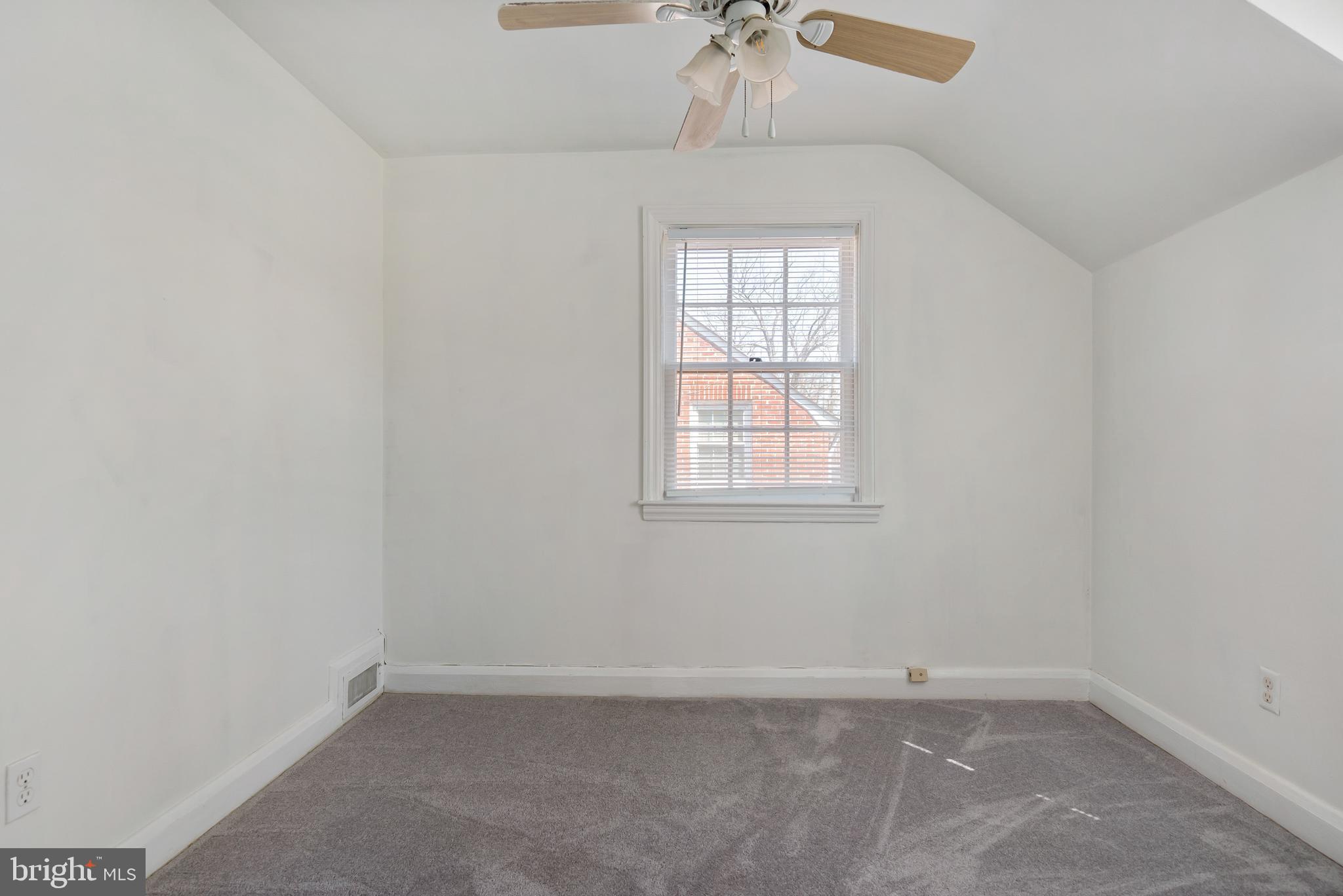 LOCHERN - Residential