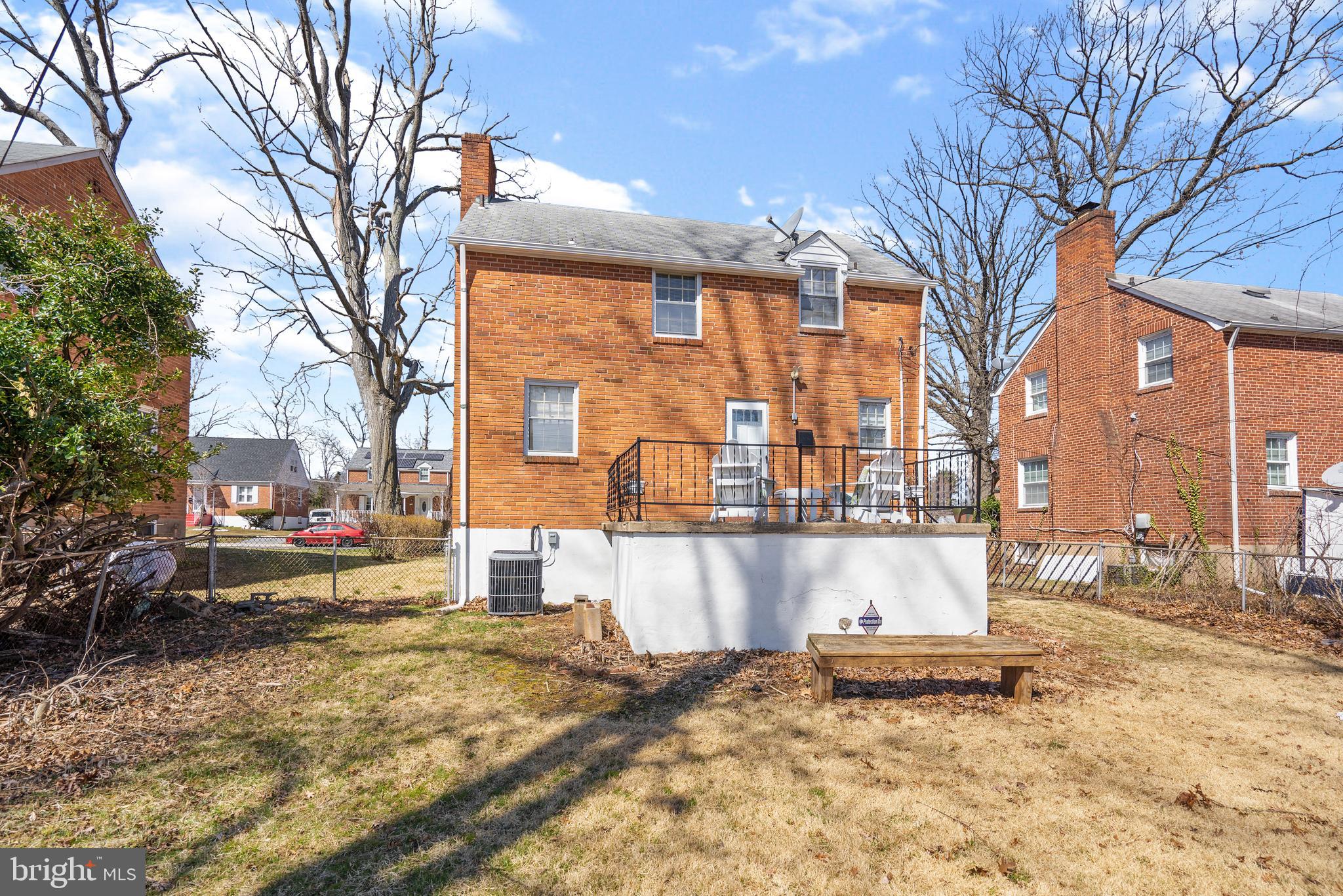 LOCHERN - Residential