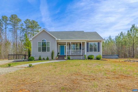 Homes For Sale - 1340 Roundabout Rd Rd<br/> LOUISA, VA 23093