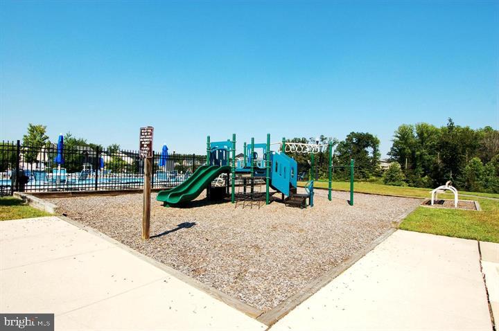 CHAPEL GROVE - Residential