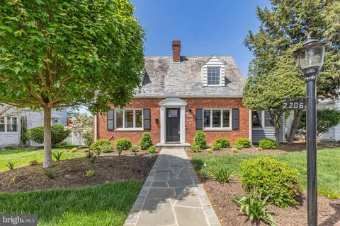 2206 Minor Street, Alexandria, VA MLS: VAAX2044182