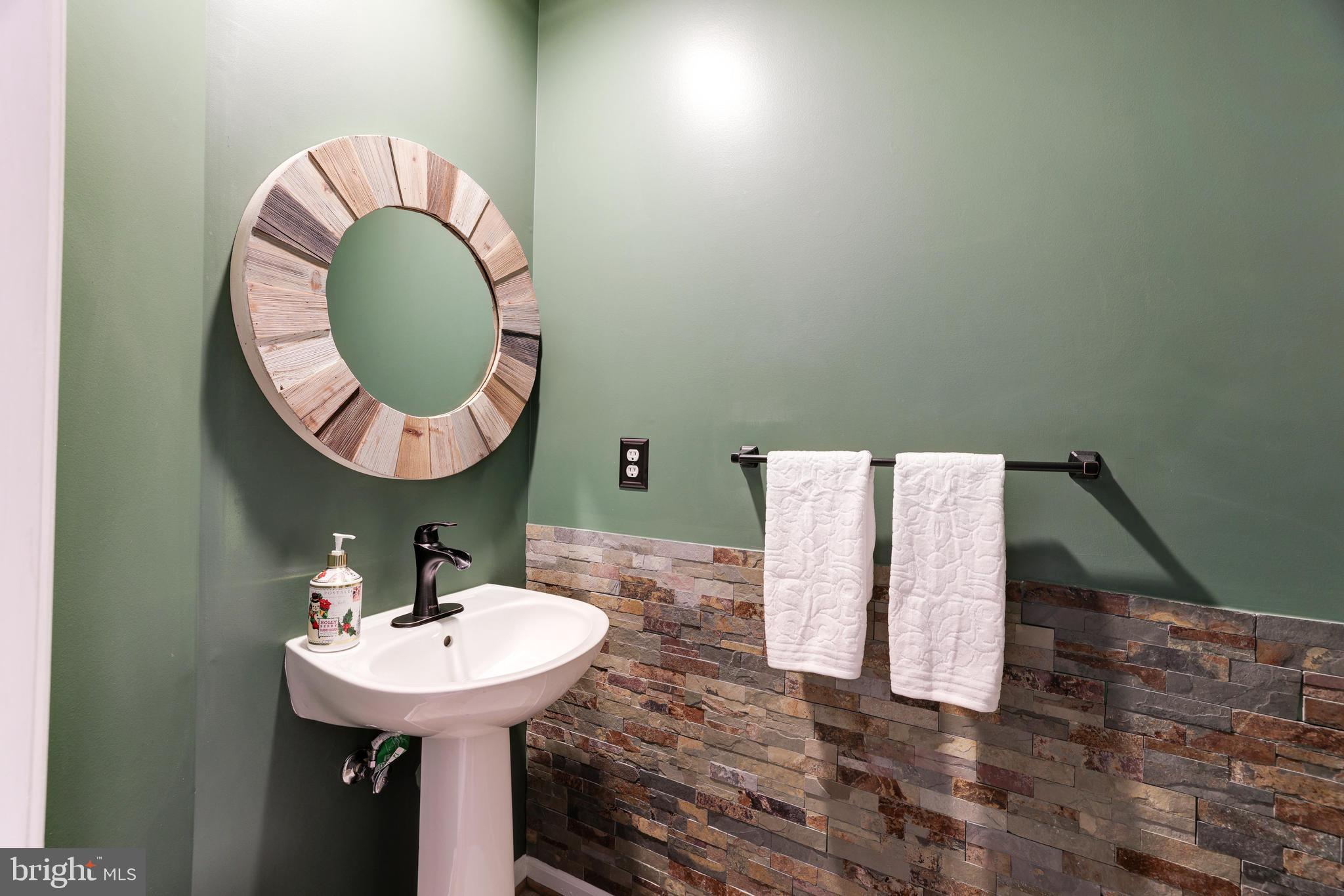 TRAILSIDE - Residential