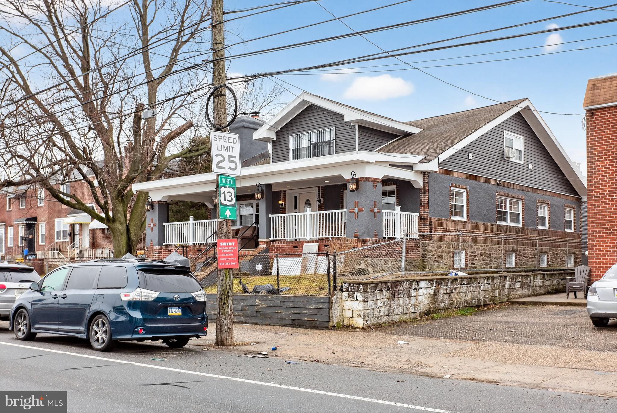 2016 ROBBINS STREET 00