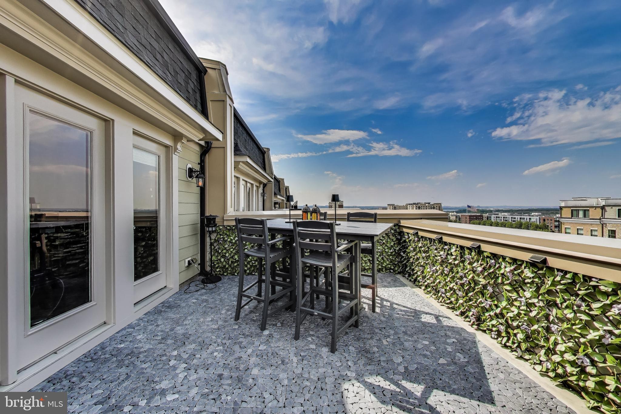 NATIONAL HARBOR - Residential Lease